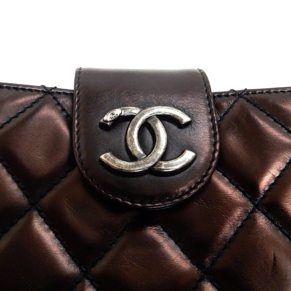 CHANEL METALLIC BROWN CLUTCH W/ RED LINING! WOW! - Picture 3 of 11